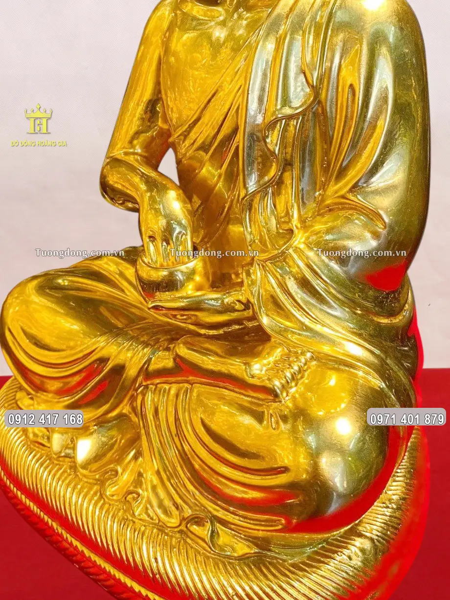 Từng họa tiết hoa văn được chăm chút vô cùng tỉ mỉ